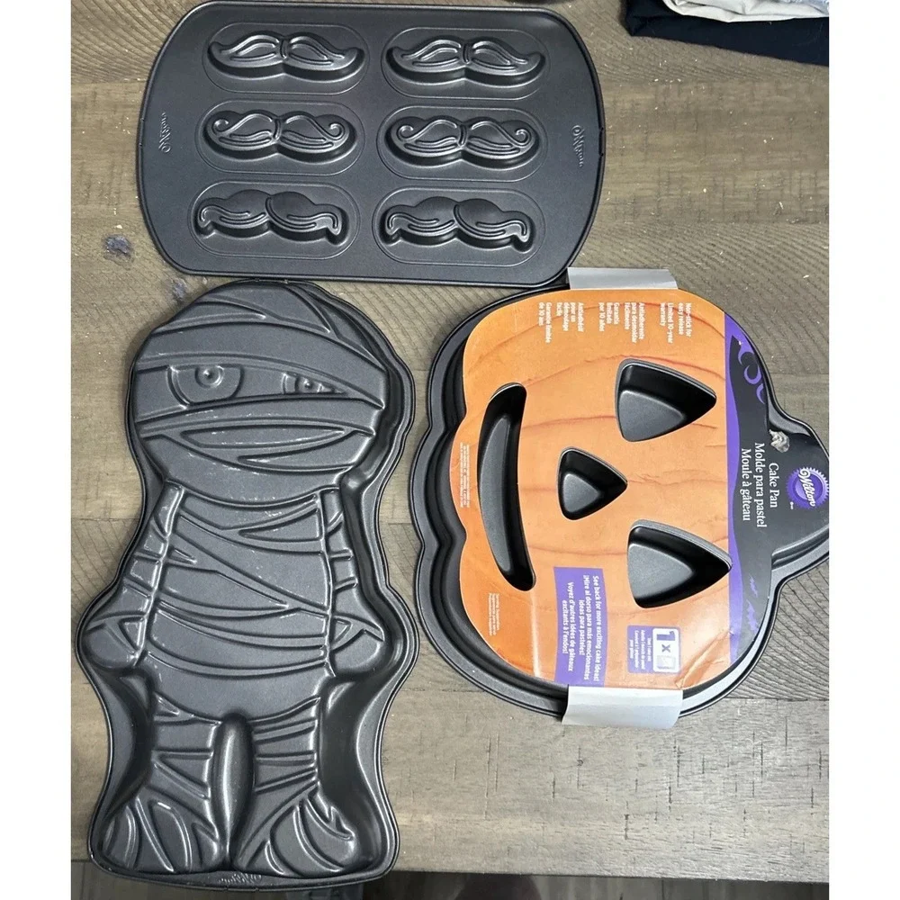 Wilton Halloween Cake Pan Wrapped Mummy Pumpkin & Mustache Non Stick Lot Of 3 🎃